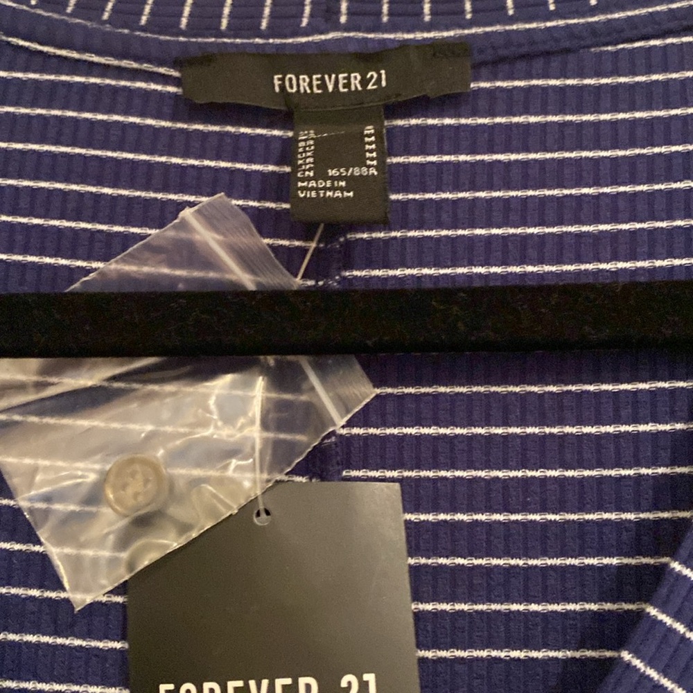 FOREVER 21 Women’s Top - Picture 2 of 8